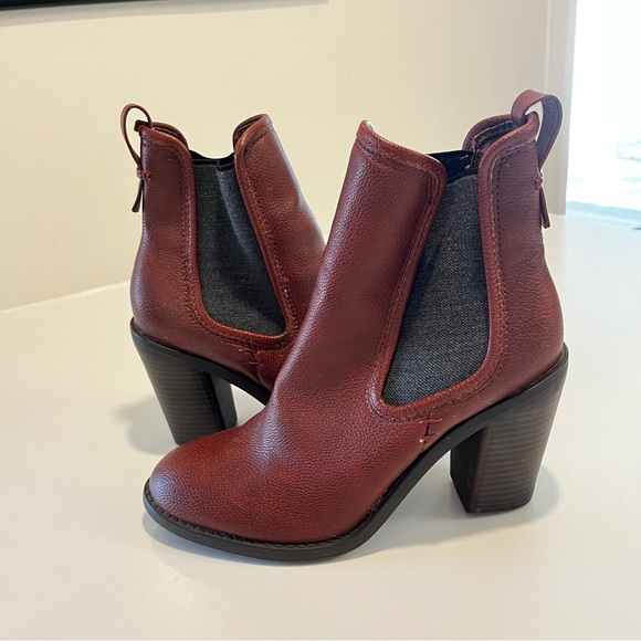 Dark Red Boots - Picture 2 of 3